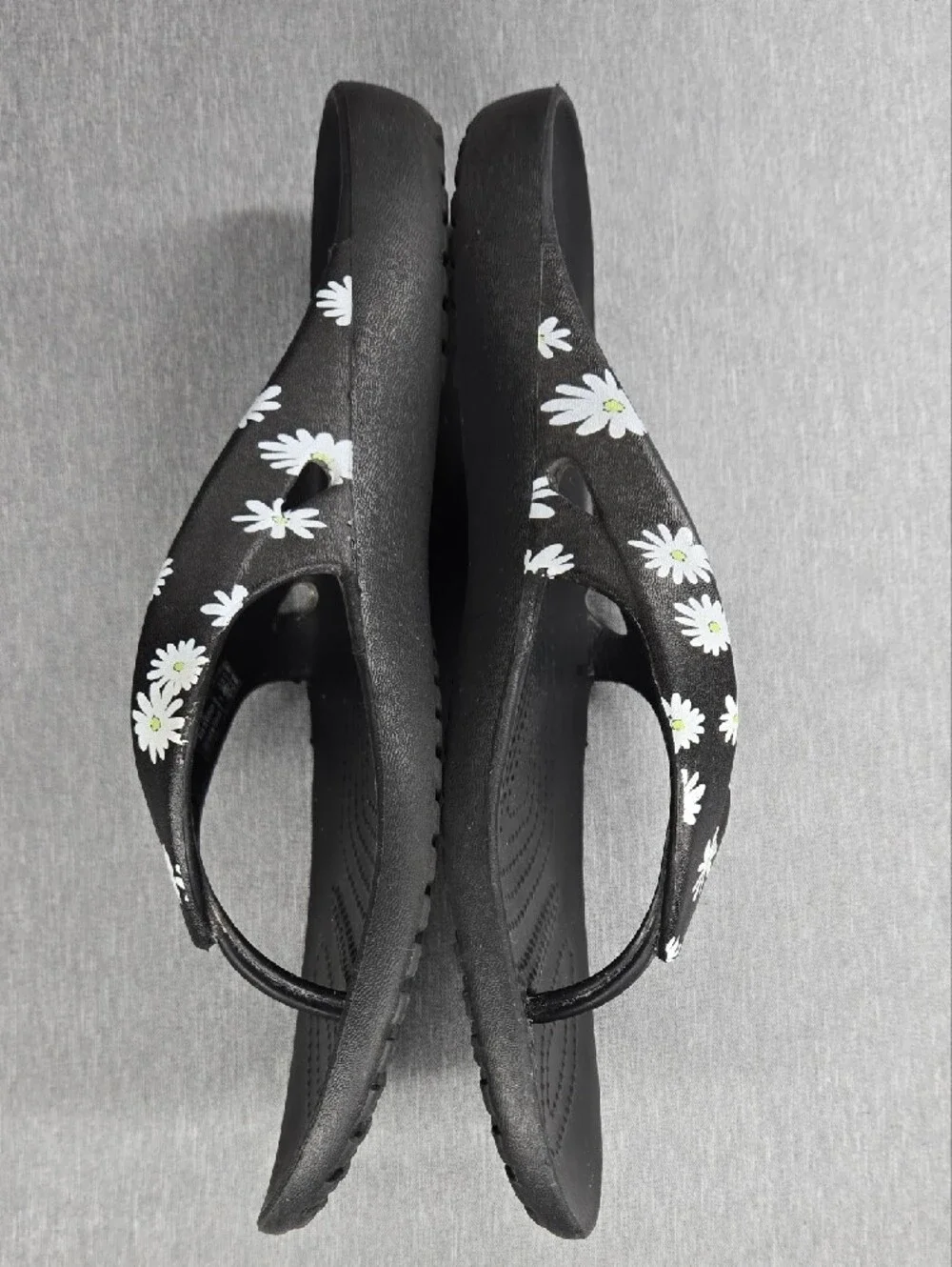 Crocs Kadee II Daisy Flip Flops Size W8